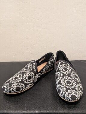 Toms | Woven Black & White Slip-On Loafers | Size 7
